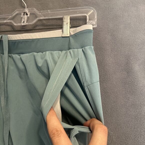 Fabletics Fundamental Shorts Unlined Athletic 7" Inseam Mens Size M Arctic Wave - Picture 12 of 14